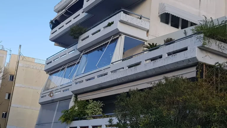 Διαφανής τέντα