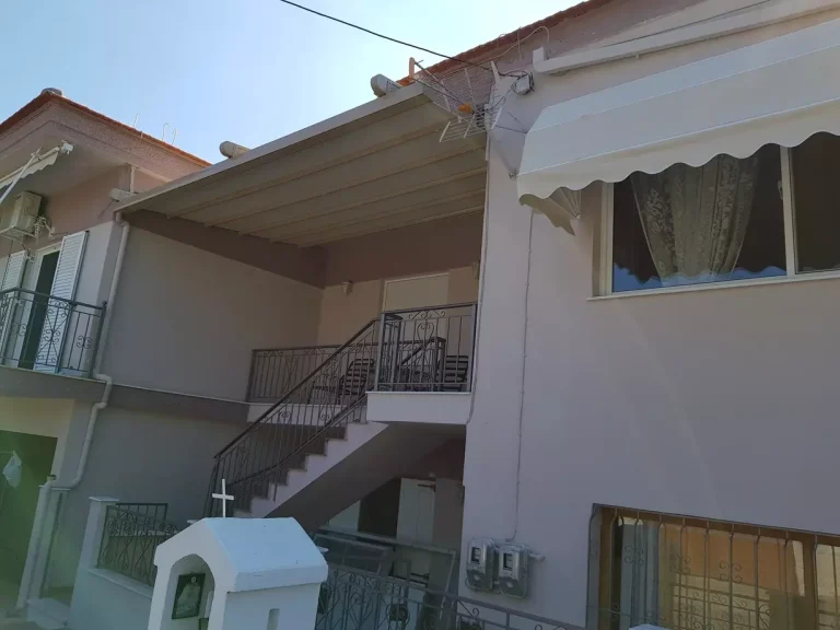 Τέντα καμπύλη