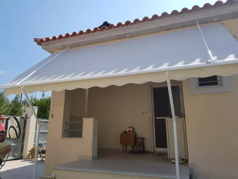 Δείτε έργα μας – Τέντες με αντιρίδες και κολώνες – φωτογραφία 2
