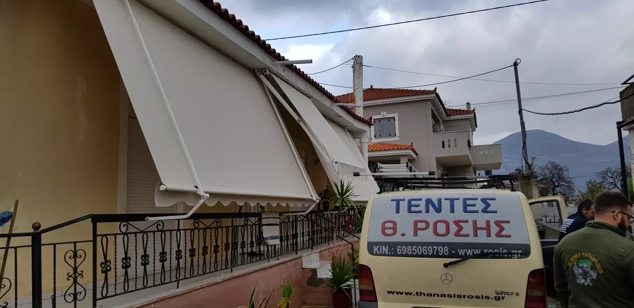 Τέντες με αντιρίδες