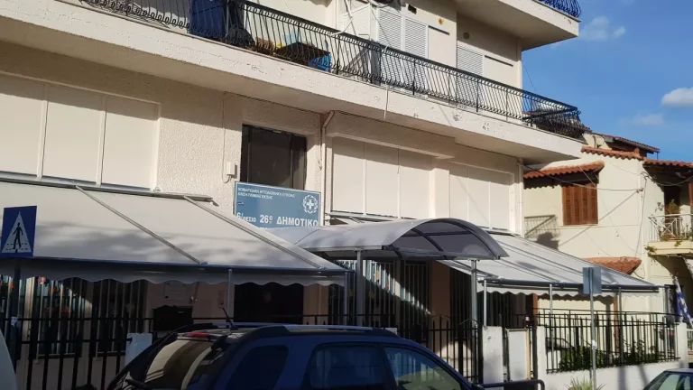 Δείτε έργα μας – Τέντες με αντιρίδες και κολώνες – φωτογραφία 8